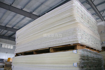 亞克力透明板不發黃嗎